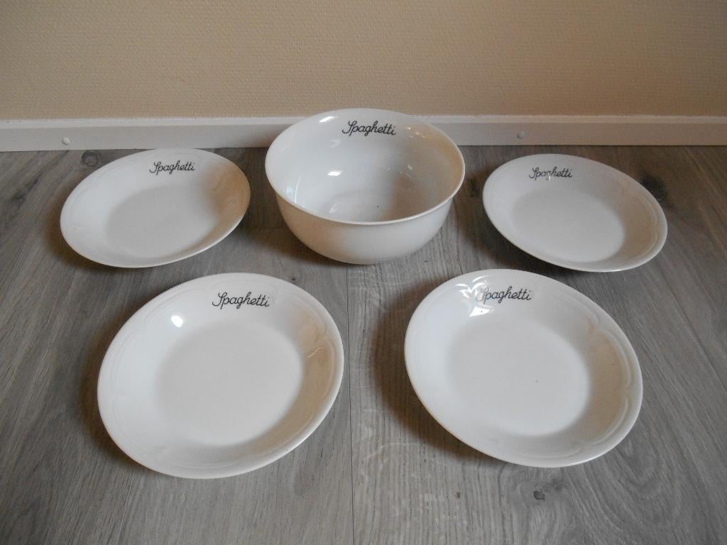 set spaghetti borden, Huis en Inrichting, Ophalen, Nieuw, Compleet servies