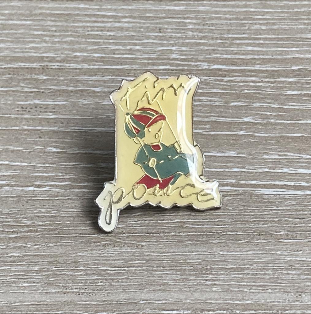 PIN - TIM POUCE - VETEMENTS BEBE ET ENFANTS, Envoi, Utilisé, Marque, Insigne ou Pin's