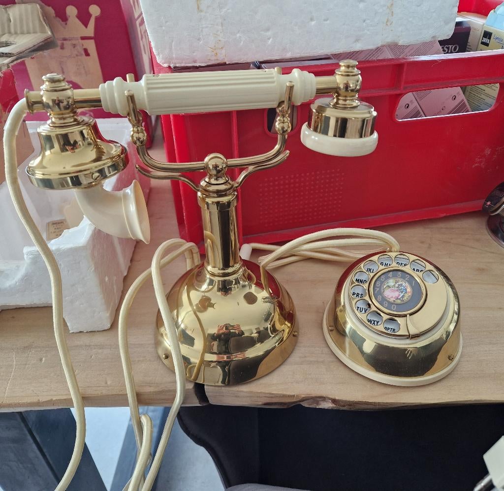 Antiek Telefoon, Ophalen