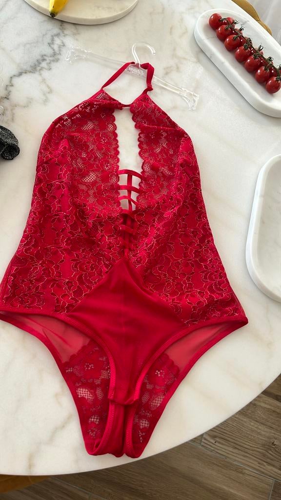 Lingerie body rouge dentelle M neuf, Rood