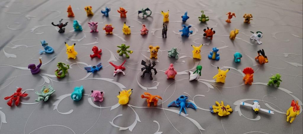 Pokemonpoppetjes 2 cm 100 stuks, Ophalen of Verzenden, Zo goed als nieuw