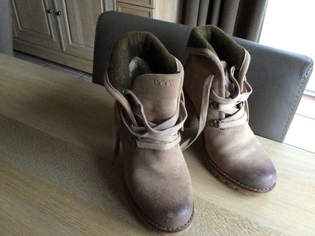Enkellaarsjes UGG, maat 36, Kleding | Dames, Ophalen of Verzenden, Gedragen