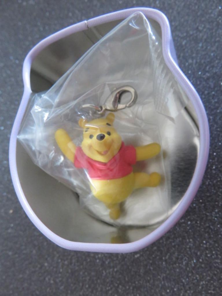 klein, ijzeren doosje van Winnie de Poeh -- Winnie The Pooh, Ophalen of Verzenden, Winnie de Poeh of vrienden, Nieuw, Beeldje of Figuurtje