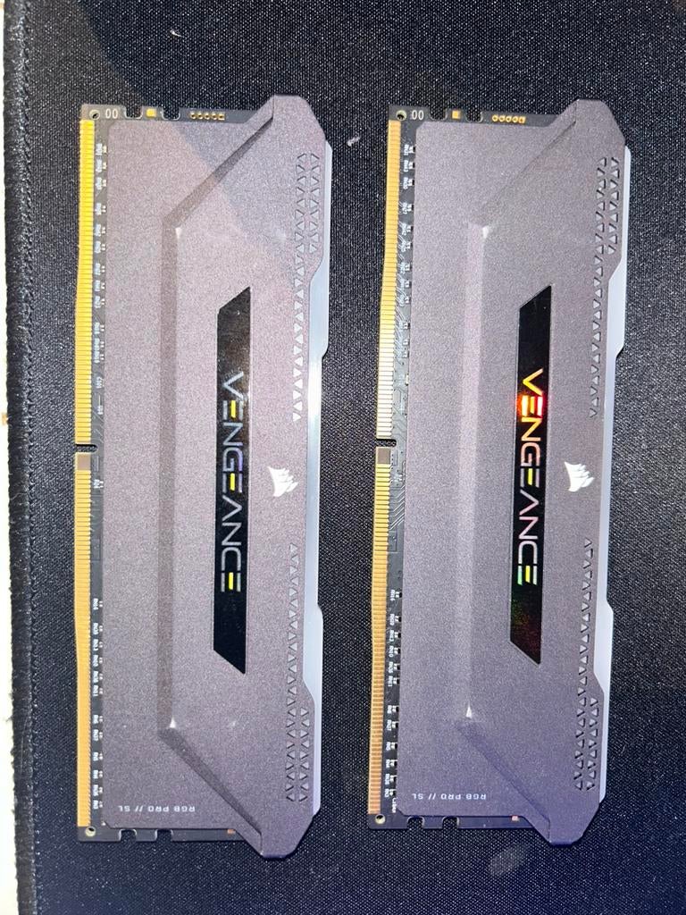Corsair vengeance rgb pro, Computers en Software, RAM geheugen, Verzenden, Zo goed als nieuw, DDR