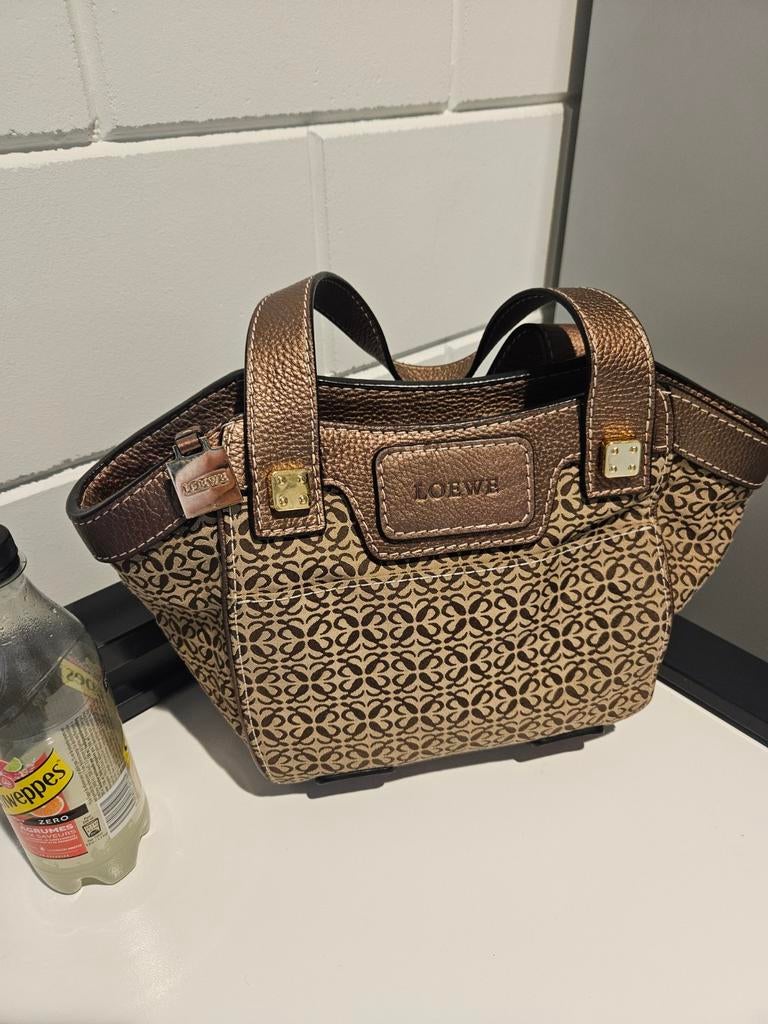 LOEWE handtas., Ophalen of Verzenden, Zo goed als nieuw, Handtas
