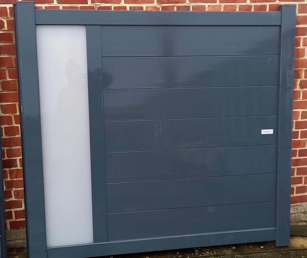 Portail 1 ventail 1.63m de haut sur 1.75 m de large, Ophalen, Zo goed als nieuw