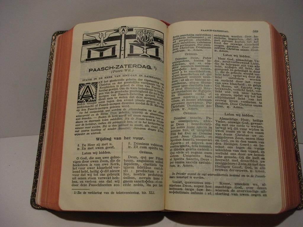 Latijnsch-Nederlandsch Mis-en vesperboek 1923, Antiek en Kunst, Ophalen of Verzenden