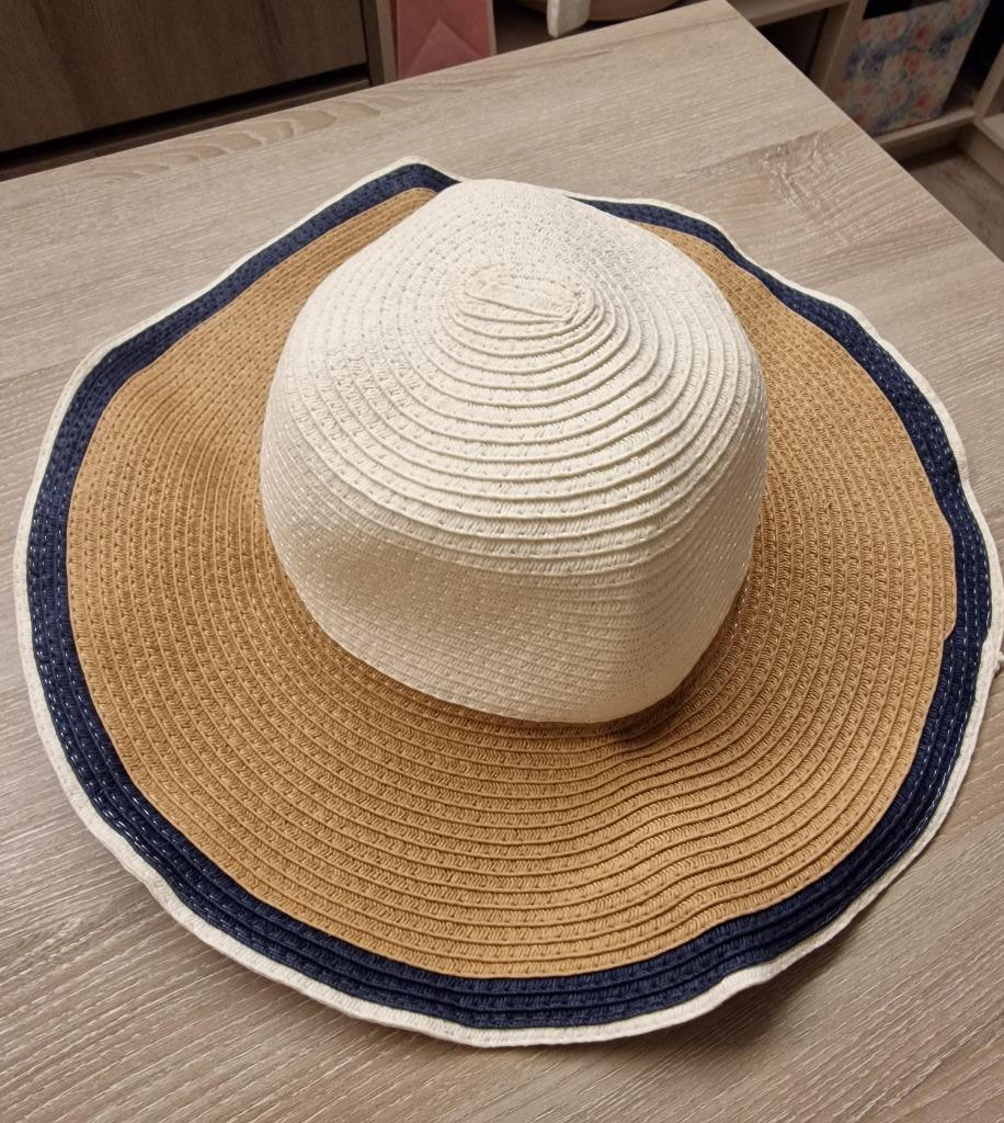 Mooie zomerhoed met brede boord, Hoed, Bel & Bo, Gedragen, One size fits all