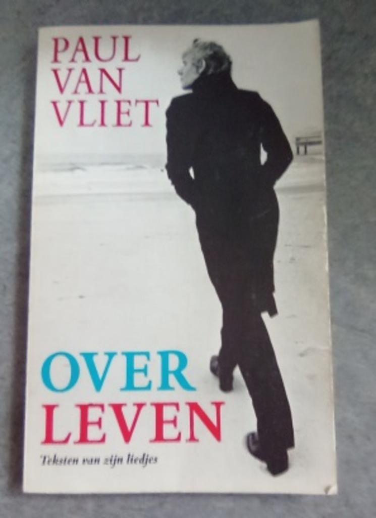 OVER LEVEN - Paul van Vliet, Ophalen of Verzenden, Zo goed als nieuw