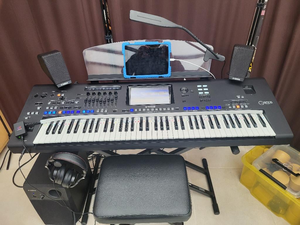 Genos te koop, Muziek en Instrumenten, Keyboards, Ophalen, Yamaha, Zo goed als nieuw, Midi-aansluiting