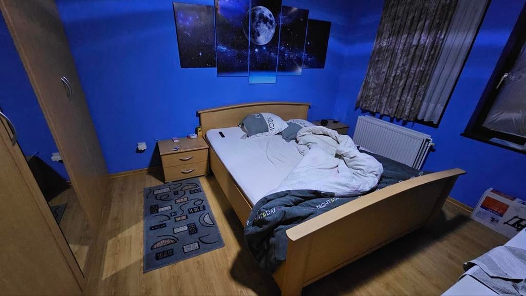 Slaapkamer 2 pers bed, kleerkast met 5 deuren, 2 nachtkastje, Ophalen, Gebruikt, Tweepersoons, Beuk / geel