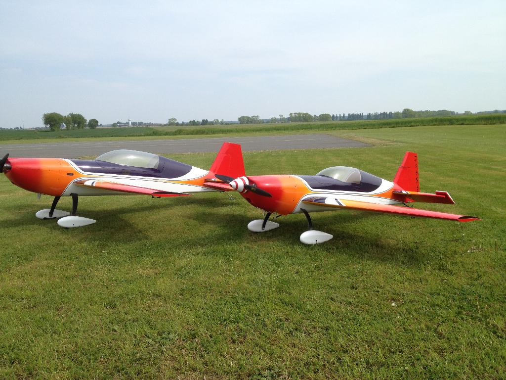 Avion RC de voltige, Ophalen, Zo goed als nieuw, Benzine