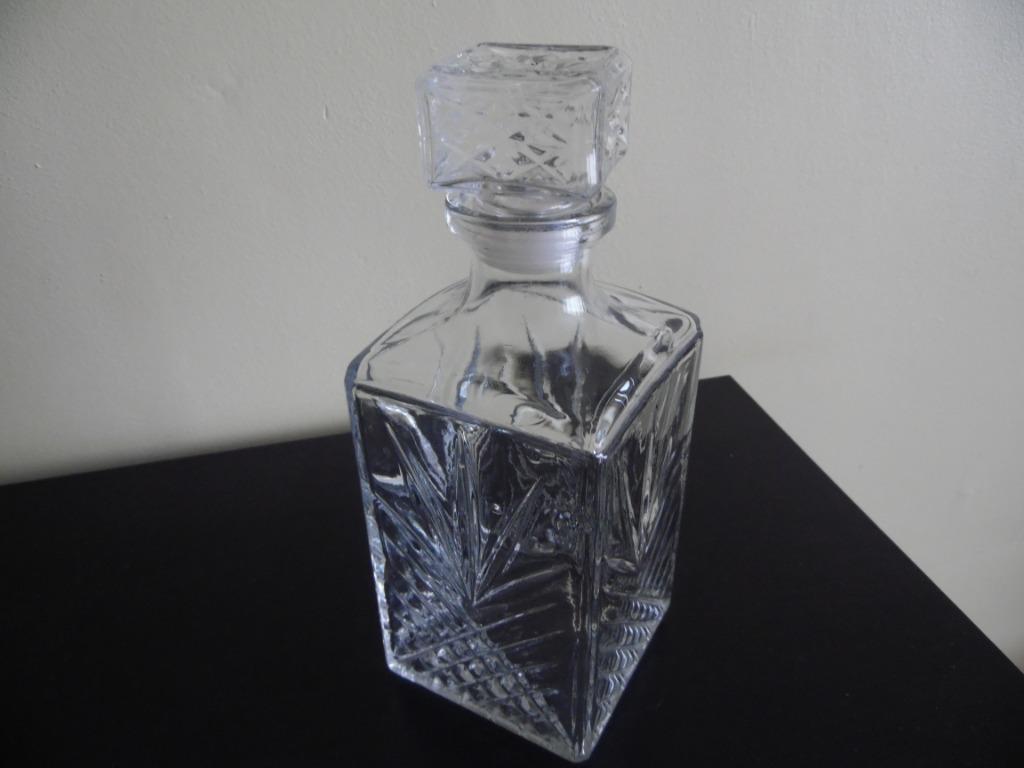 TRÈS JOLI CARAFE  AVEC BOUCHON EN VERRE, Maison & Meubles, Comme neuf, Verre, Enlèvement, Autres types