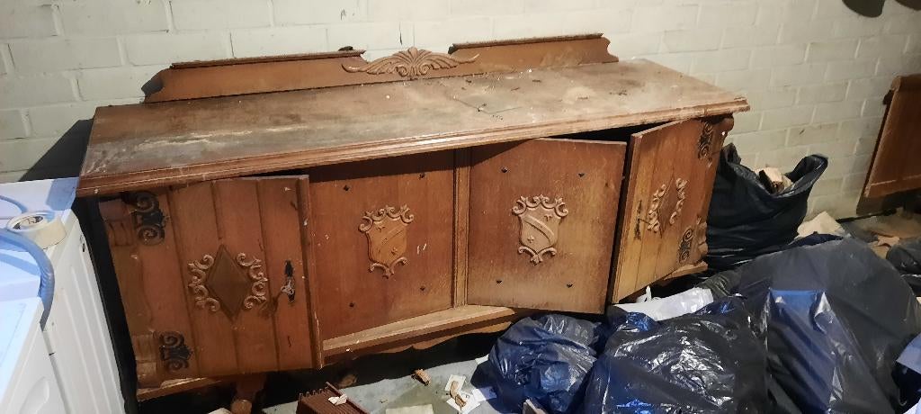 Meuble buffet gratuit, Enlèvement, Utilisé, Autres essences de bois, Avec tablette(s)