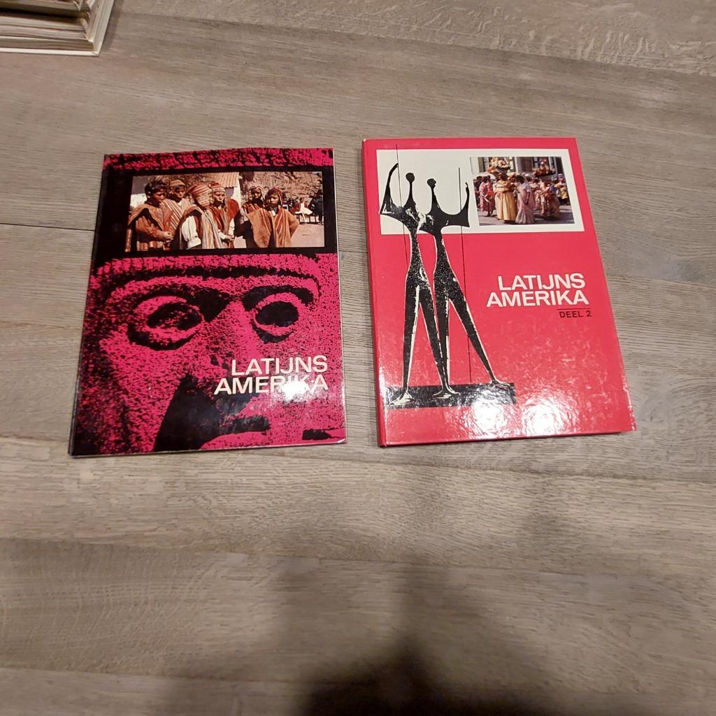 2 boeken met ingeplakte prenten 'Latijns Amerika', Verzamelen, Ophalen of Verzenden, Gebruikt, Buitenland, Prent