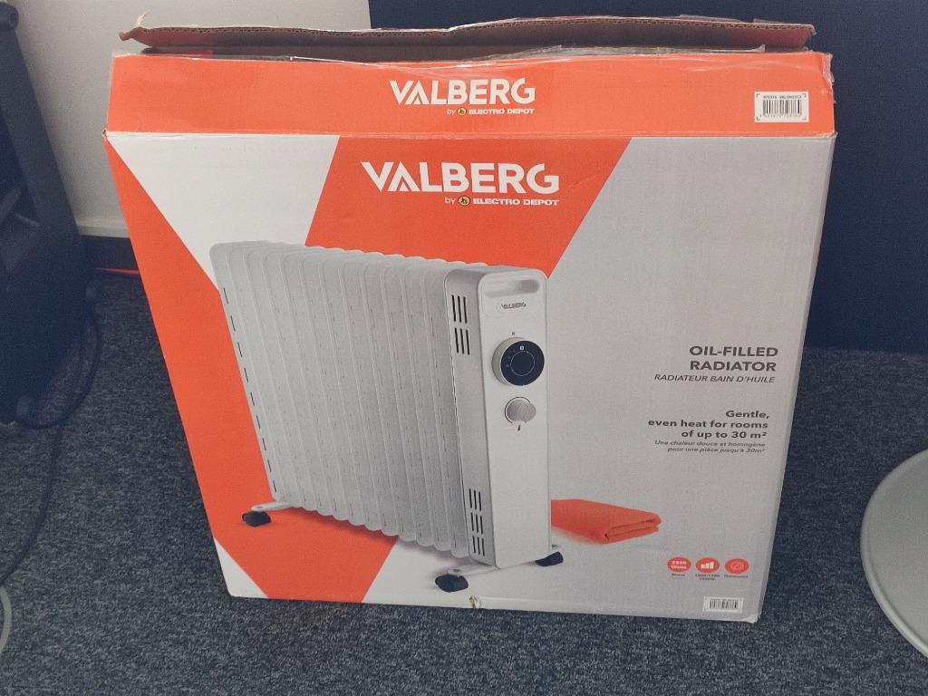 VALBERG oil-filled radiator, Bricolage & Construction, Chauffage & Radiateurs, Comme neuf, Thermostat, 800 watts ou plus, 30 à 80 cm
