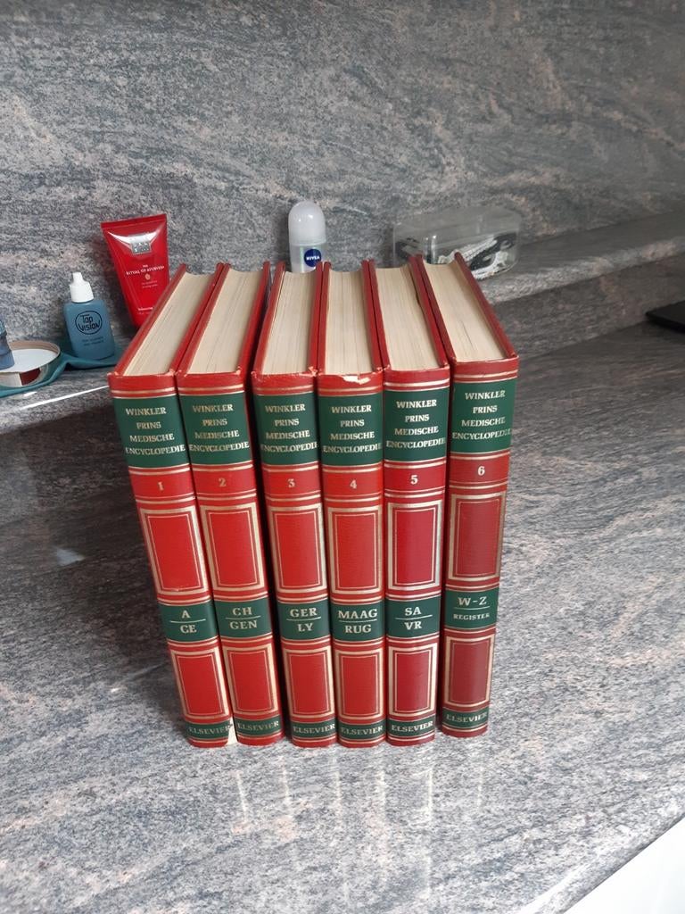 Winkler Prins Medische Encyclopedie., Boeken, Encyclopedieën, Ophalen of Verzenden, Zo goed als nieuw