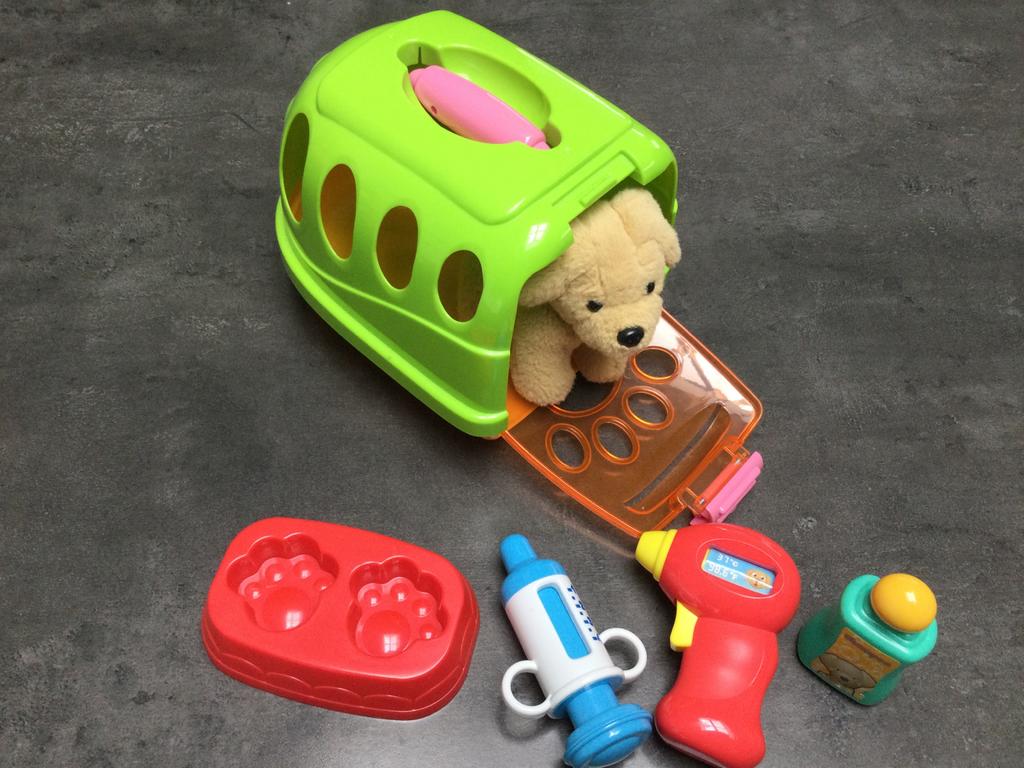 Hondje in draagkoffer en verzorgingsset, Kinderen en Baby's, Ophalen of Verzenden, Gebruikt