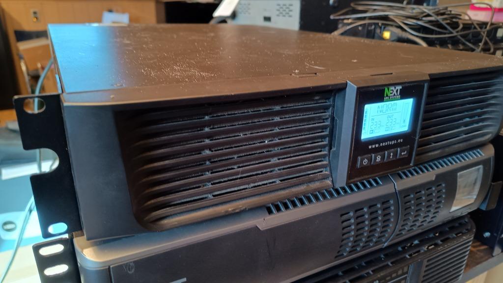 UPS NEXT MANTIS II 3000/2700W NETPACK-sinus-new bat, Ophalen of Verzenden, Gebruikt