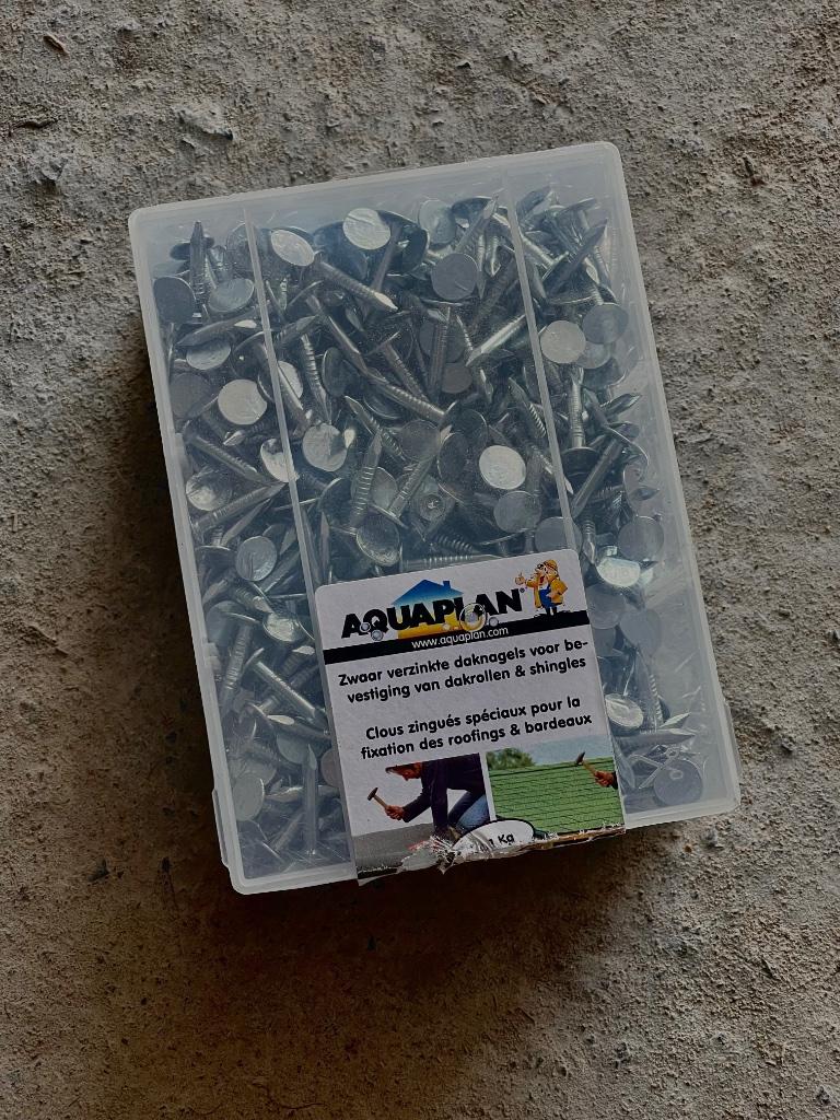 Clous zingués spéciaux pour roofings & Bardeau - Aquaplan, Bricolage & Construction, Moins de 50 mm, Comme neuf, Clous, Enlèvement