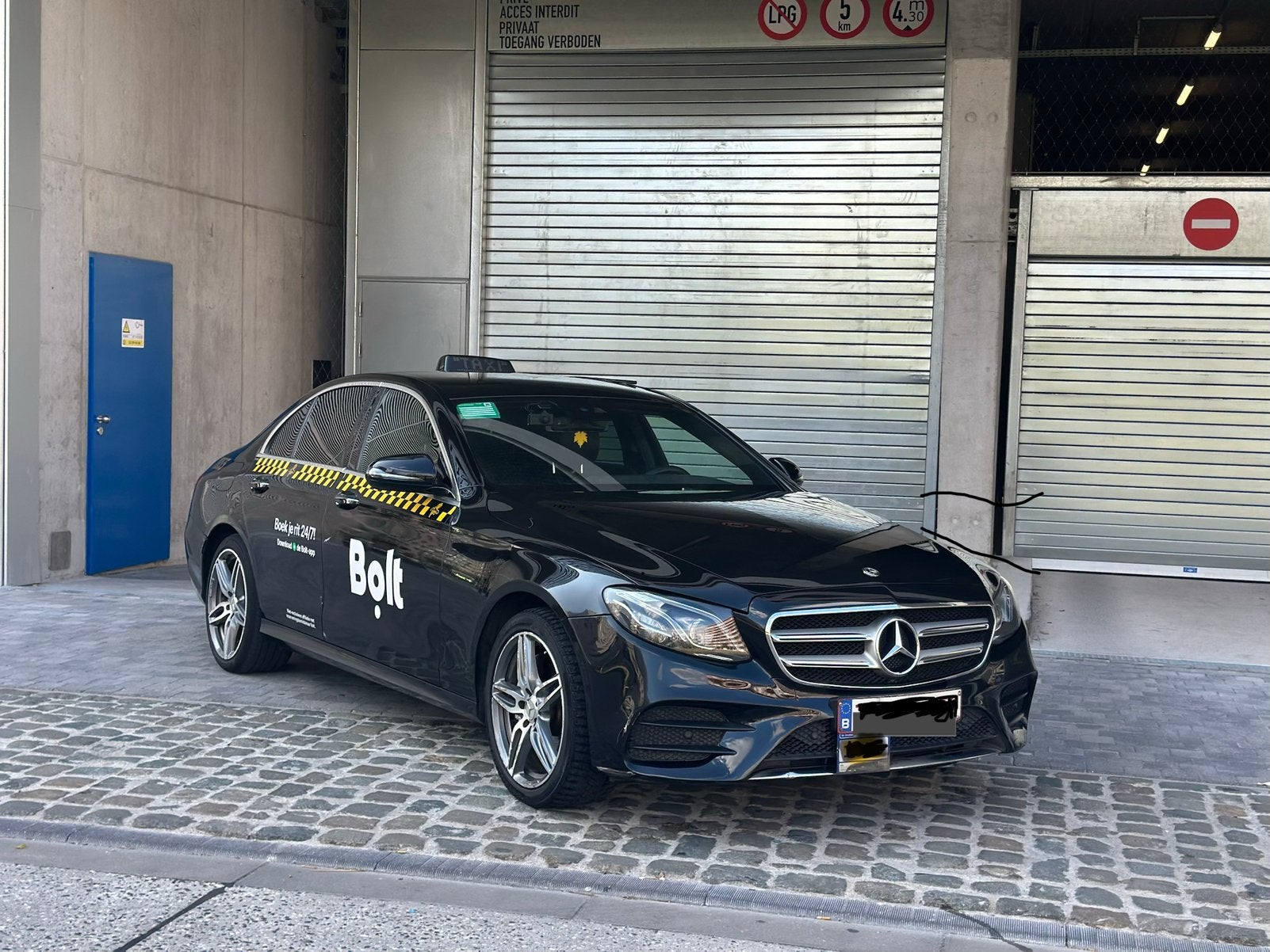 MERCEDES BENZ E220d pack AMG, Auto's, Mercedes-Benz, Automaat, Achterwielaandrijving, Zwart, Leder