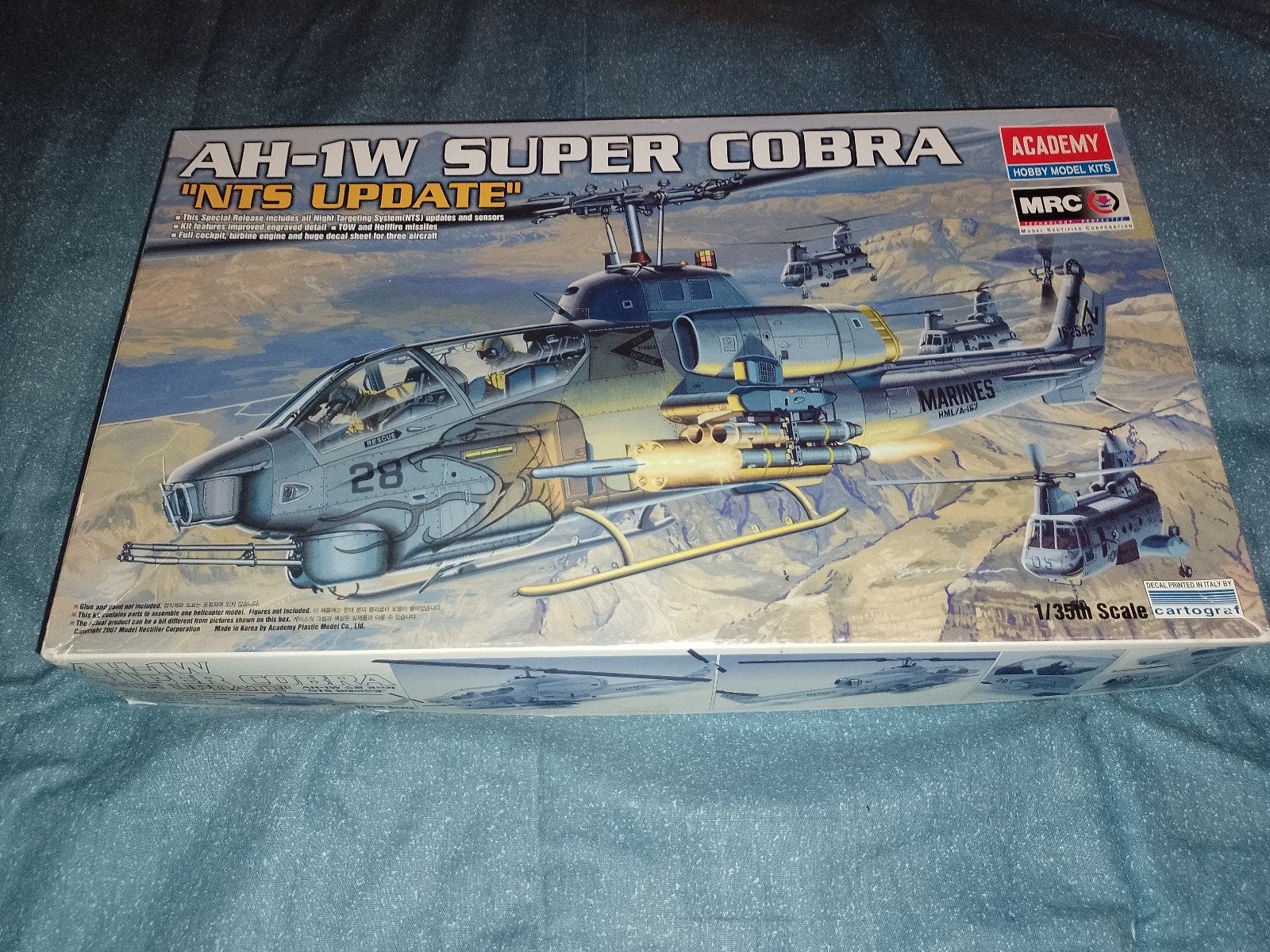 A vendre maquette hélicoptère AH-1W Super cobra academy neuf, Enlèvement ou Envoi, Neuf, 1:32 à 1:50, Autres marques
