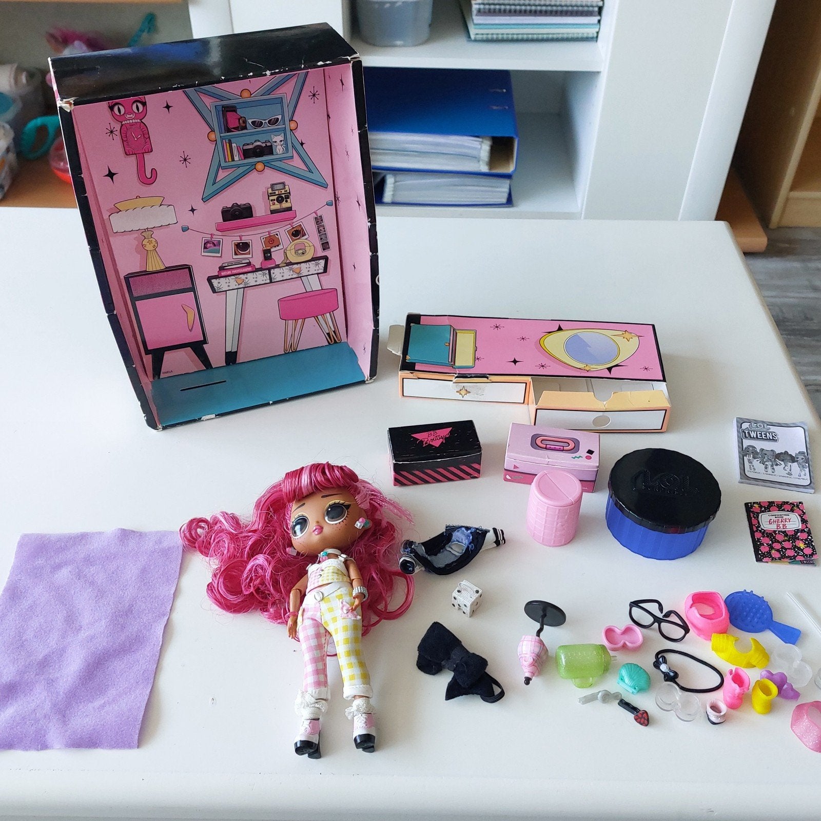 LOL Surprise Tweens Core Doll. Cherry B.B. Met accessoires, Kinderen en Baby's, Ophalen