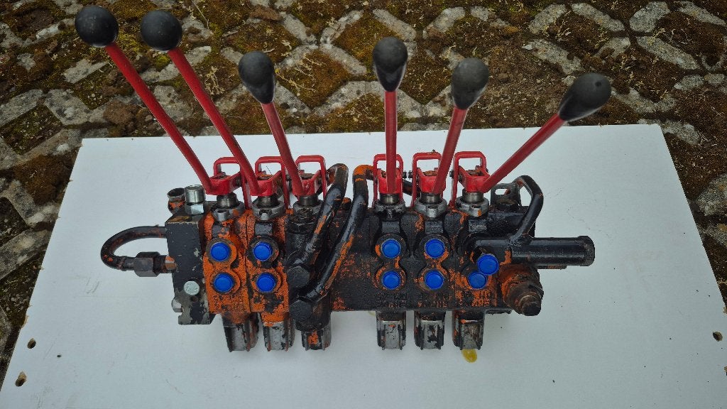 Bloc-vannes, pour commande hydraulique 7x, Enlèvement, Utilisé