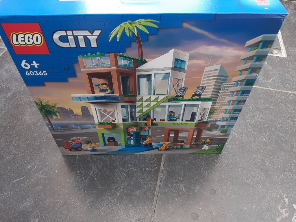LEGO City Appartementsgebouw - 60365, City, Lego, Nieuw, Ophalen of Verzenden
