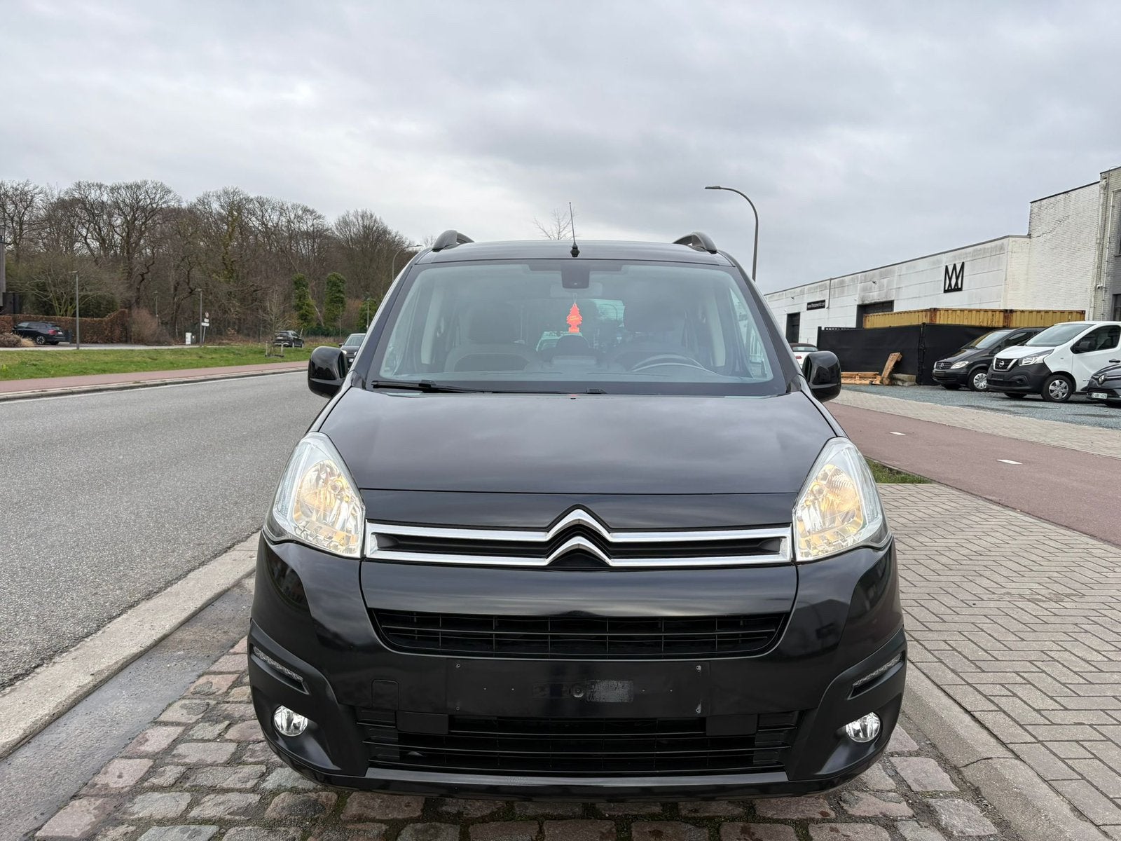 Citroen Berlingo | 12 M Garantie |106Dkm |1.6 Benzine |2016|, Voorwielaandrijving, 4 cilinders, 72 kW, Zwart