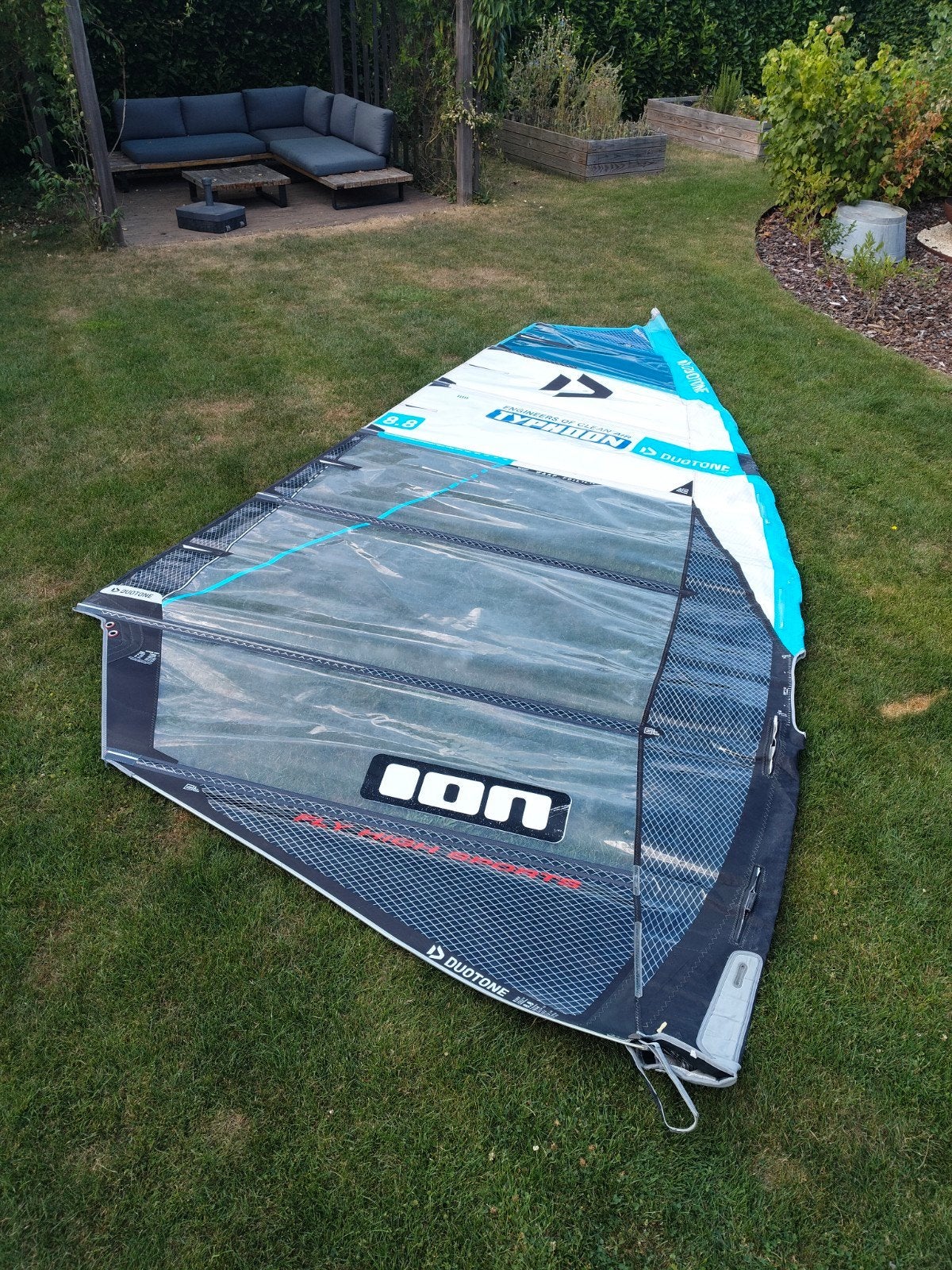 Duotone warp foil 8.8, Watersport en Boten, Windsurfen, Ophalen, 8 m² of meer, Zeil, Duotone
