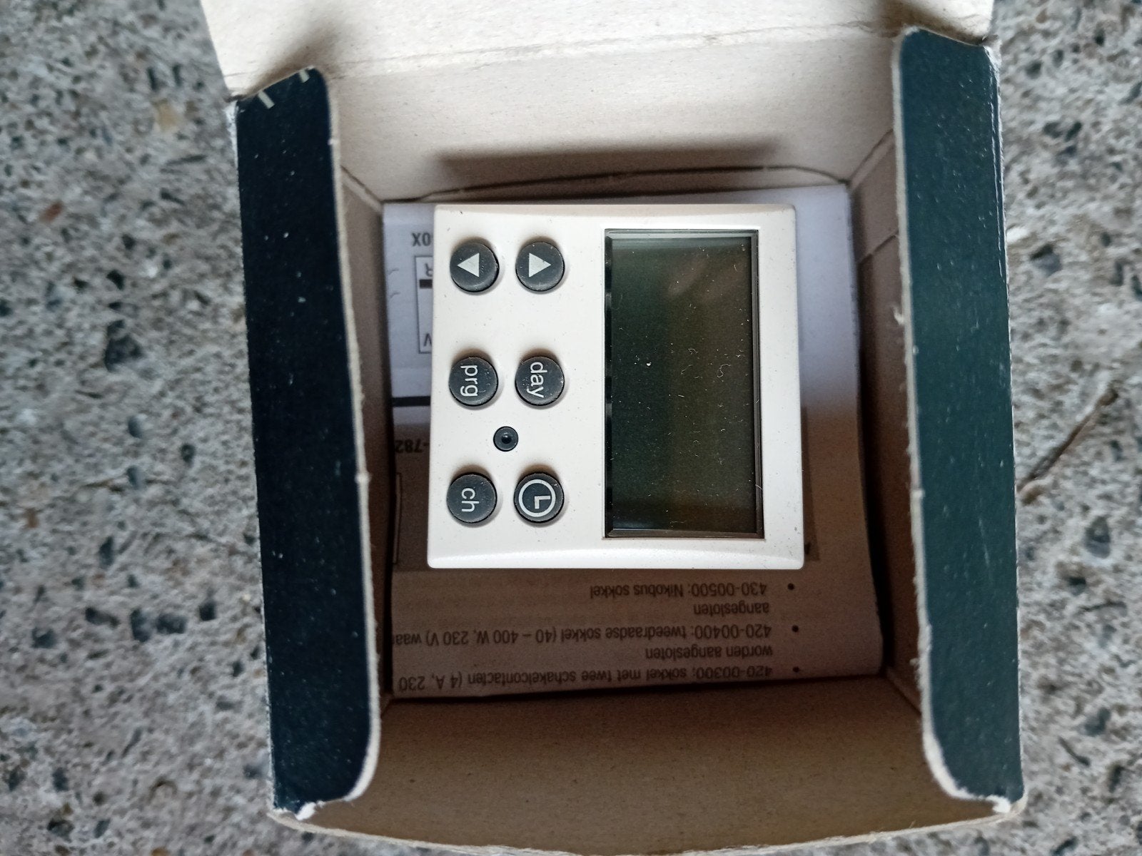 Thermostat encastré Niko blanc neuf, Bricolage & Construction, Enlèvement ou Envoi, Neuf, Interrupteur