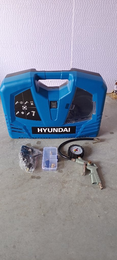 Hyundai Mini compressor 1100w 8 bar met accessoires, Bricolage & Construction, Compresseurs, Enlèvement, Comme neuf