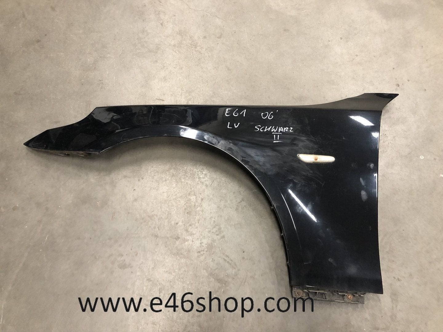 VOORSPATBORD BMW E60 E61 LINKS SCHWARZ 2 2006, -, Garde-boue, Utilisé, -