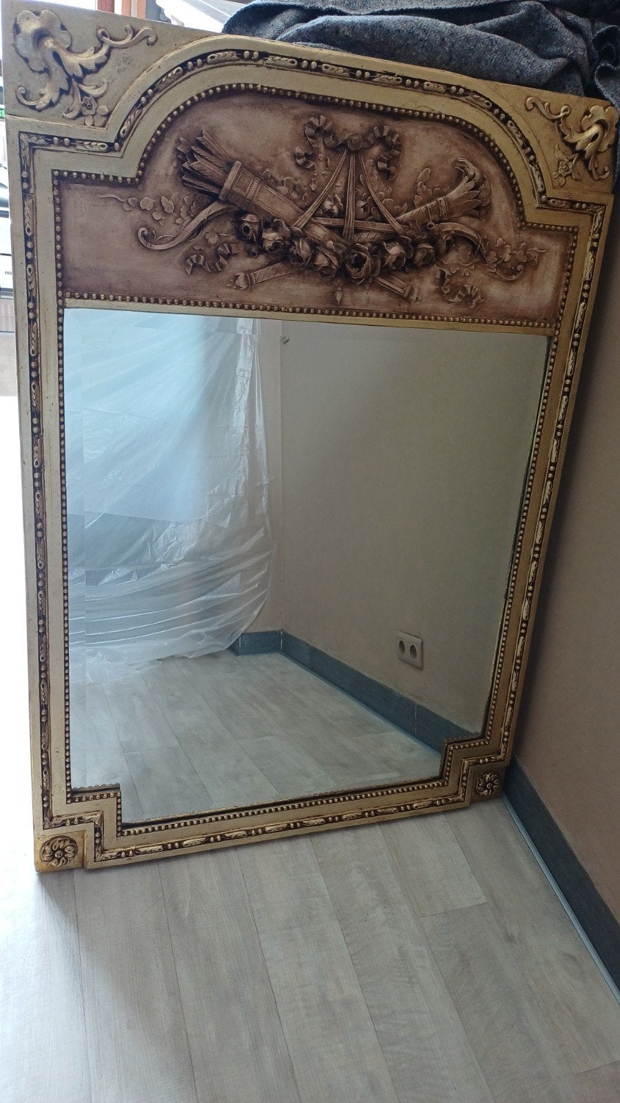 Ancien grand miroir trumeau, Enlèvement