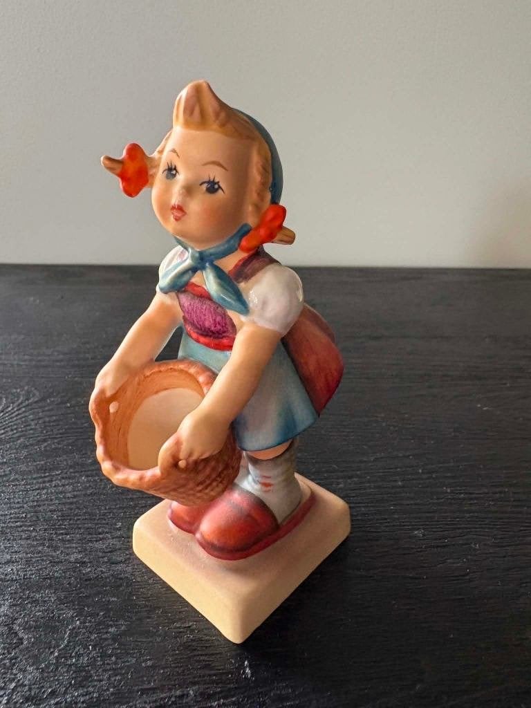 Hummel Goebel, Little helper, Ophalen of Verzenden, Zo goed als nieuw, Hummel