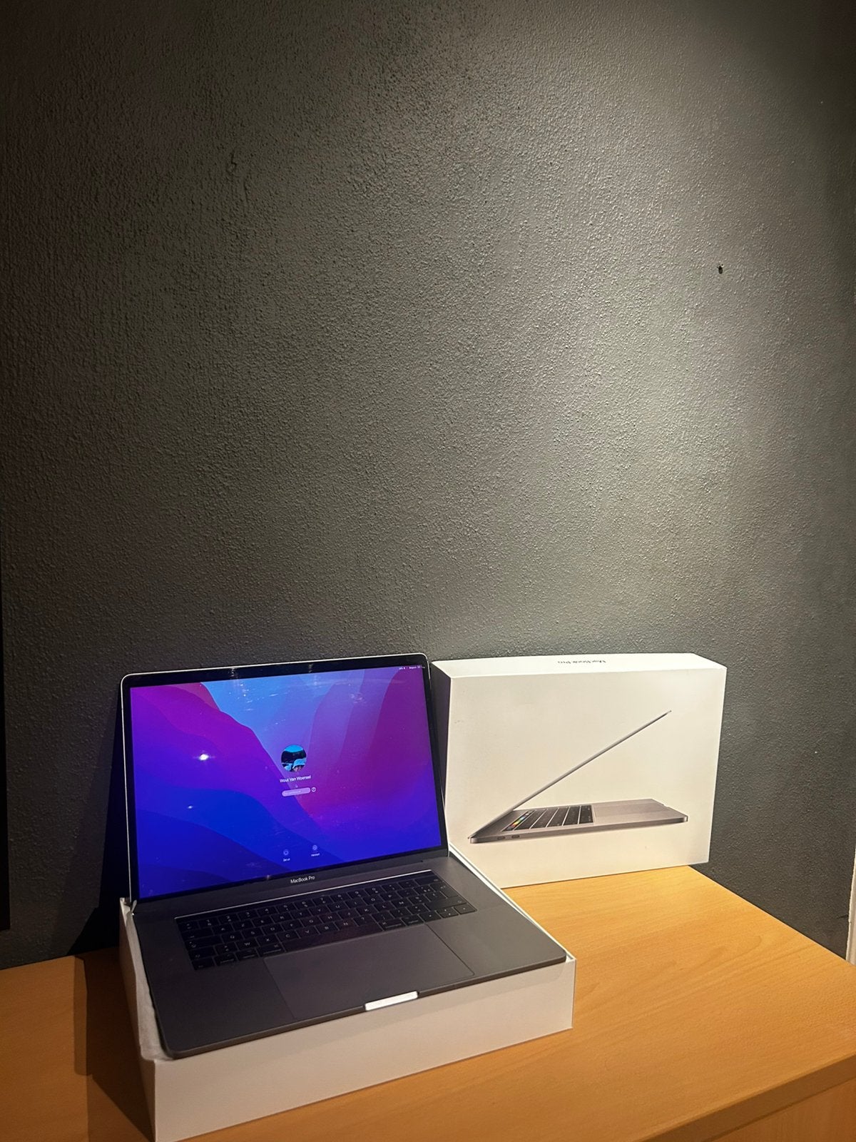 MacBook Pro 15-inch (2017) met Touch Bar en 16 GB RAM 256gb, Ophalen, Gebruikt, 256 GB, MacBook