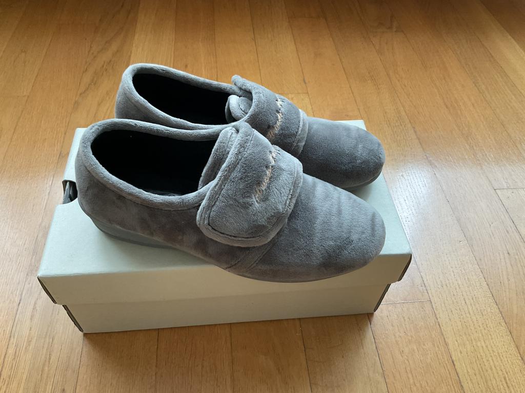 Hush Puppies pantoffels maat 38, Kleding | Dames, Schoenen, Ophalen, Zo goed als nieuw, Pantoffels of Sloffen, Grijs