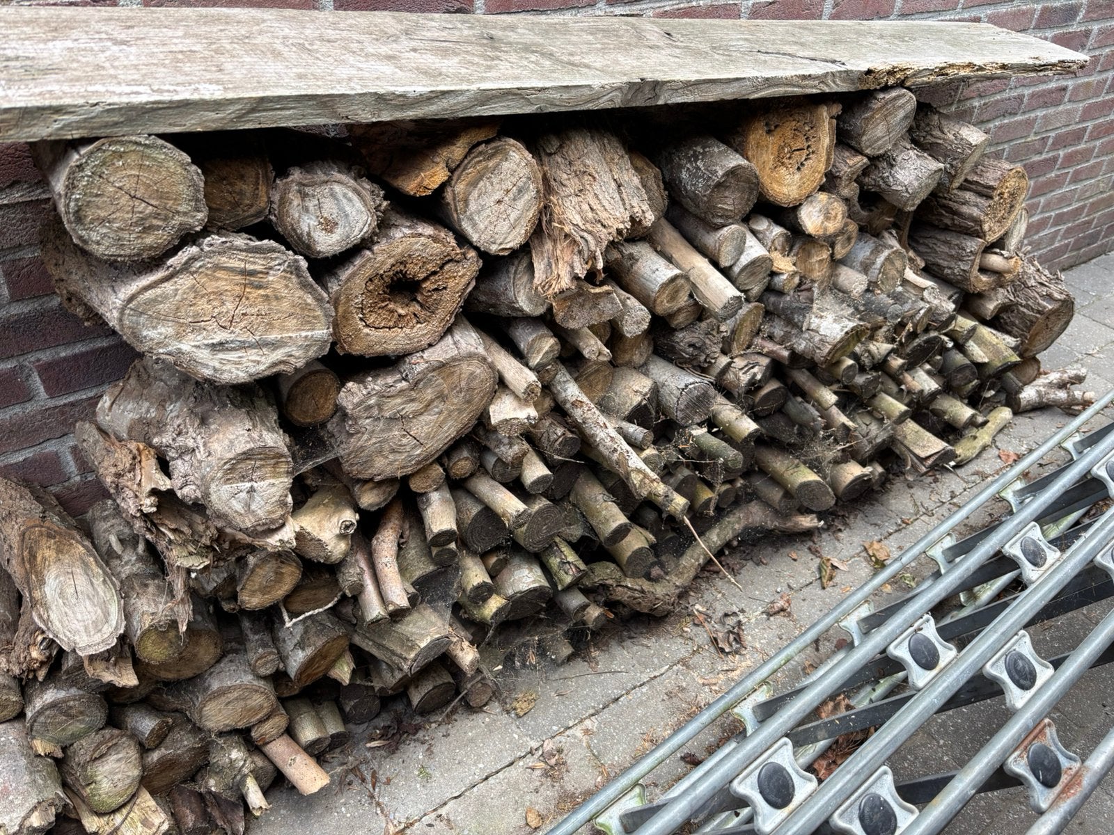 Gratis brandhout, Tuin en Terras, Ophalen