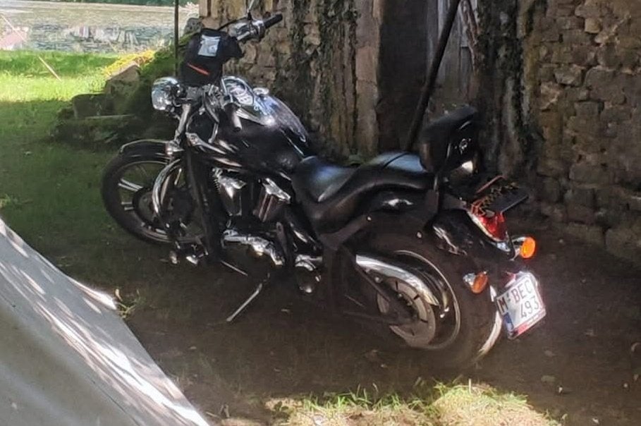 Kawasaki VN900 Custom Noir, Enlèvement