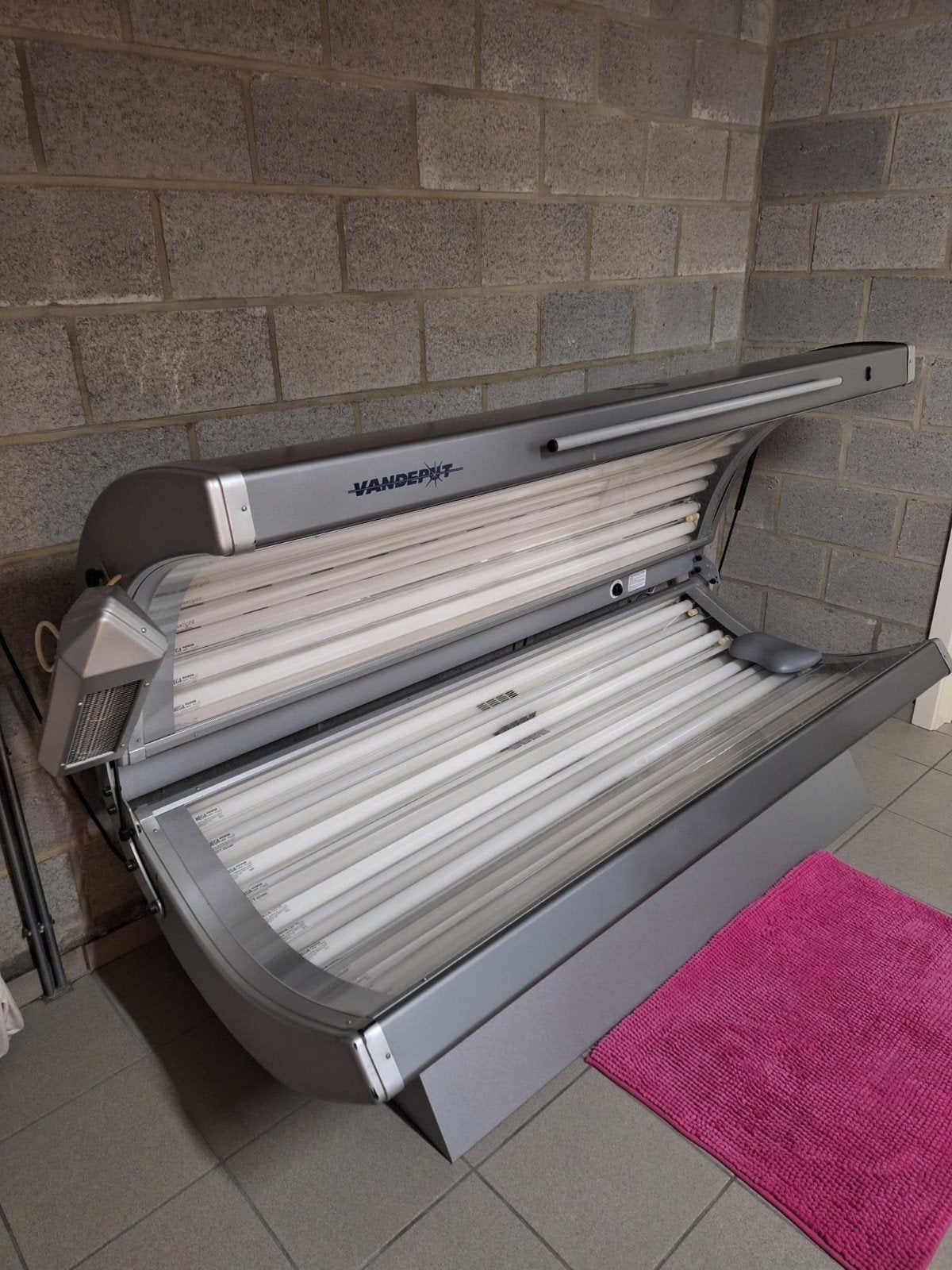 Te koop Zonnebank Turbo Power, Electroménager, Enlèvement, Banc solaire double, 15 lampes ou plus