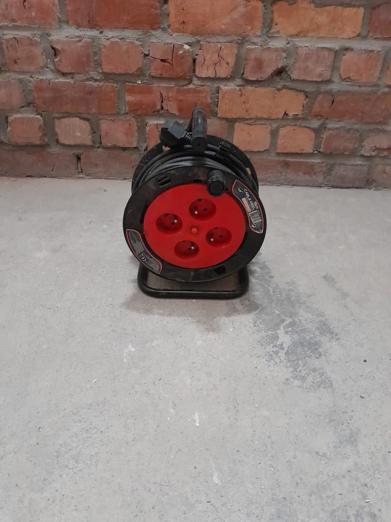 Rallonge 15 mètres + 4 prises, Bricolage & Construction, Électricité & Câbles