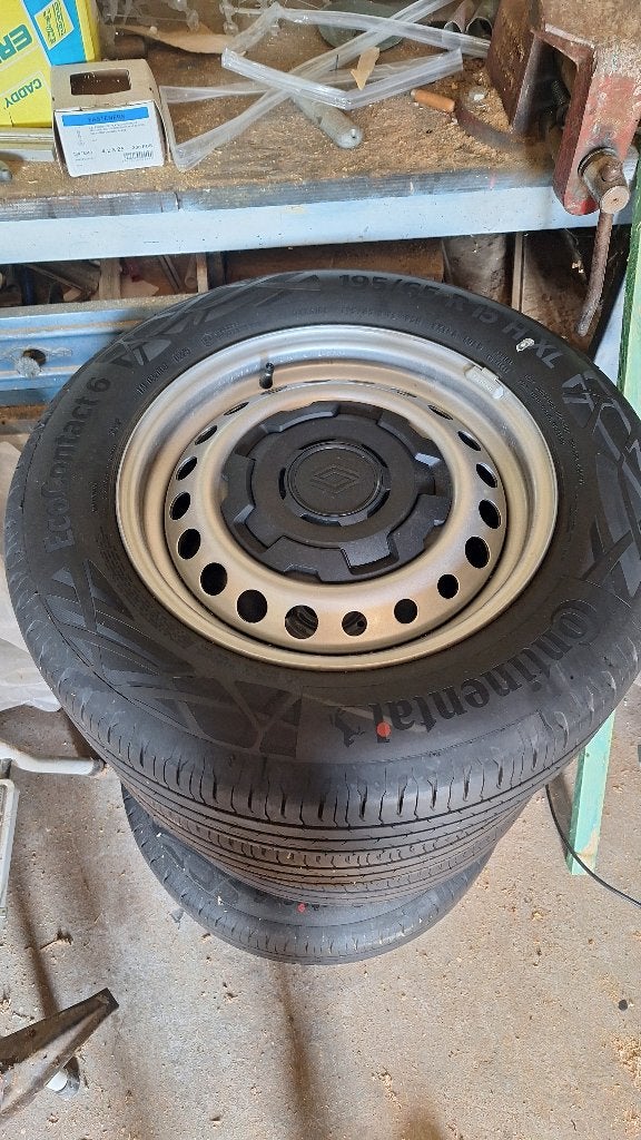 Nieuwe banden 195/65 R15, Auto-onderdelen, Banden en Velgen, Ophalen, Bestelwagen, 15 inch, Banden en Velgen