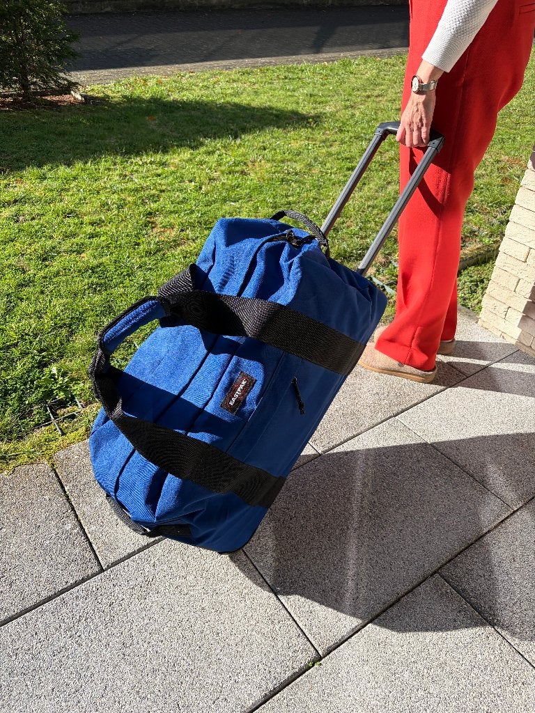 Reistas Eastpak blauw met wielen en uitschuifbare handgreep, Bijoux, Sacs & Beauté, 30 cm ou plus, 60 à 80 cm, Moins de 35 cm