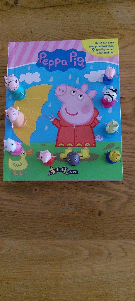 Peppa Pig boek met figuurtjes, Ophalen of Verzenden, Gebruikt, Jongen of Meisje