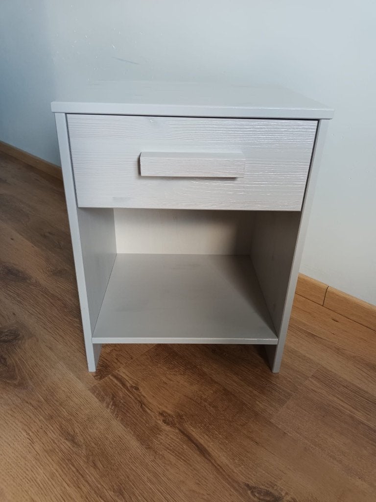Table de nuit en pin gris, Moins de 55 cm, Comme neuf, Moins de 45 cm, Enlèvement
