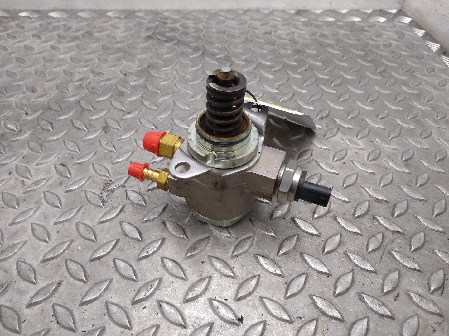 VOLKSWAGEN GOLF BRANDSTOF POMP VOOR DE INJECTOR 2011, Enlèvement ou Envoi, Utilisé, ARN reconnu