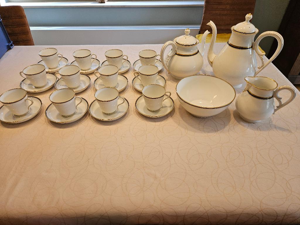 Mooi, antiek servies, Ophalen