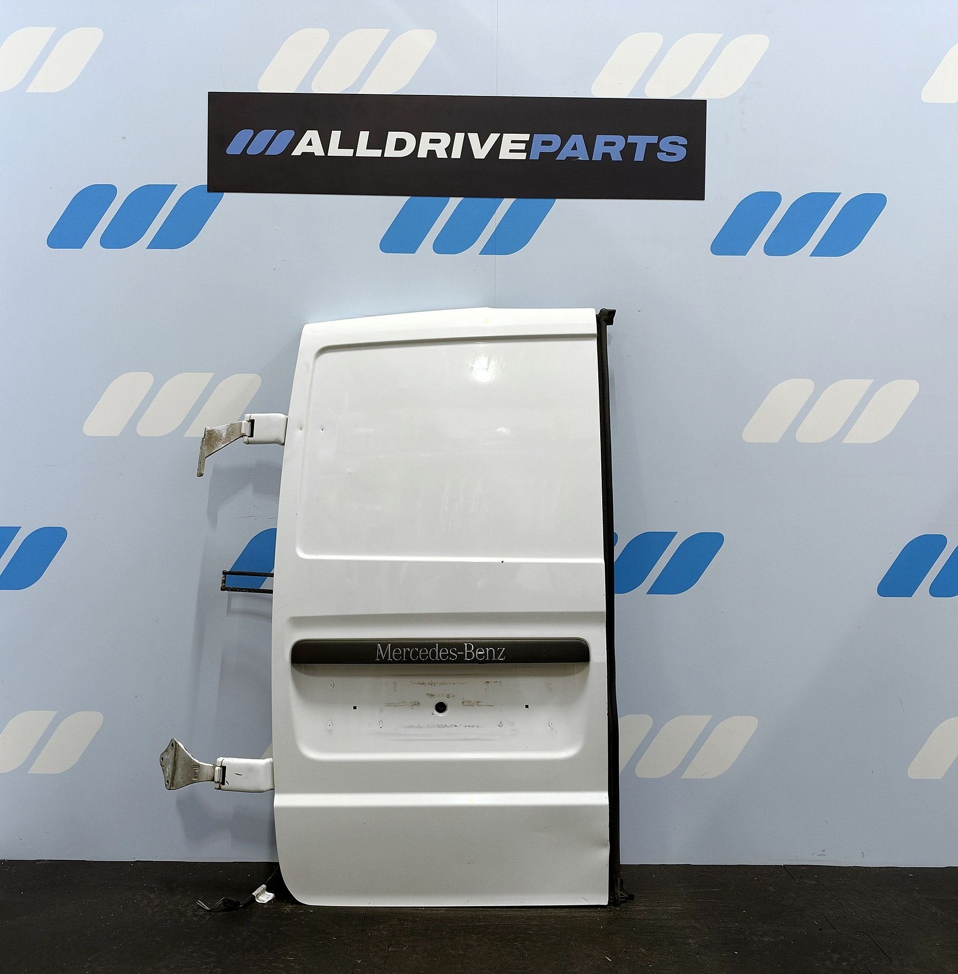 Mercedes Vito W639 porte arrière gauche blanche A6397400002