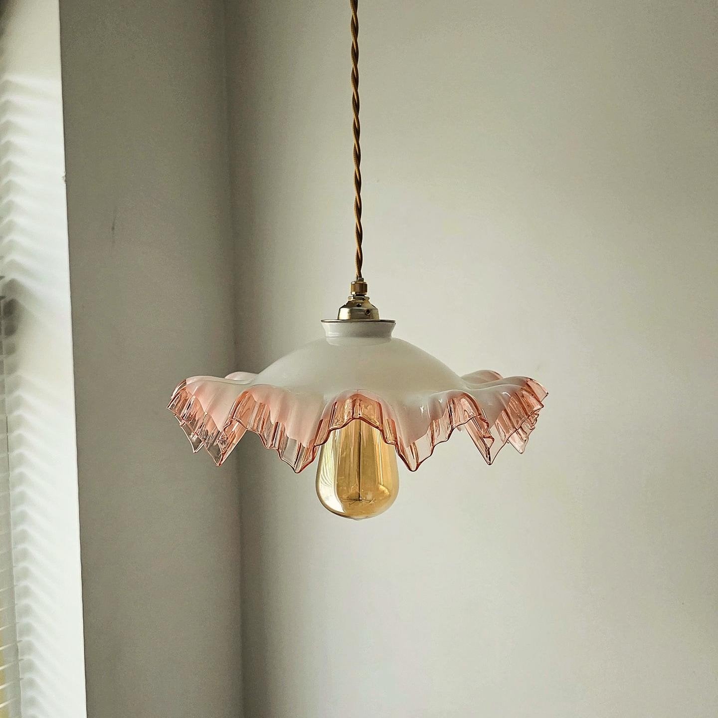Lampe suspendue vintage en verre opalin français., Antiquités & Art, Enlèvement ou Envoi